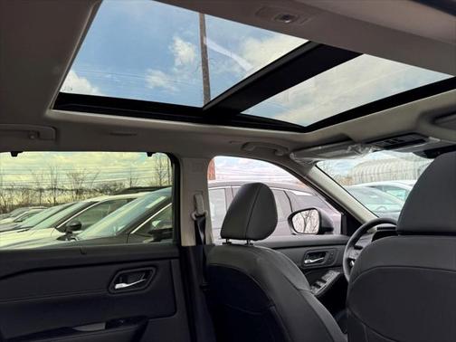 2025 Nissan Rogue SL