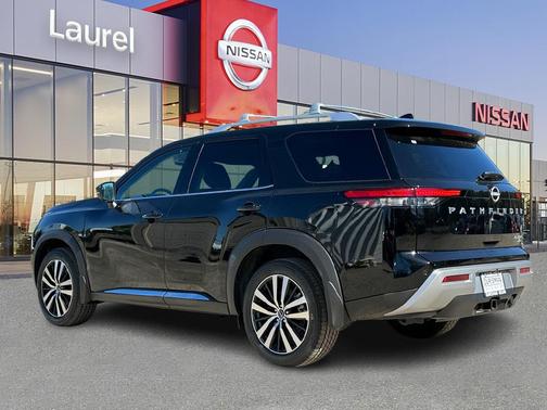 2025 Nissan Pathfinder Platinum 4WD