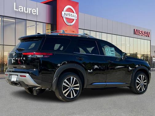 2025 Nissan Pathfinder Platinum 4WD