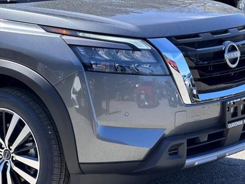 2025 Nissan Pathfinder Platinum 4WD