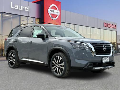 2025 Nissan Pathfinder Platinum 4WD