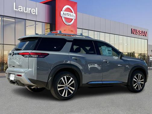 2025 Nissan Pathfinder Platinum 4WD