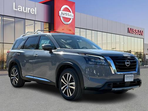 2025 Nissan Pathfinder Platinum 4WD