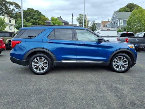 Blue Metallic 2023 Ford Explorer XLT