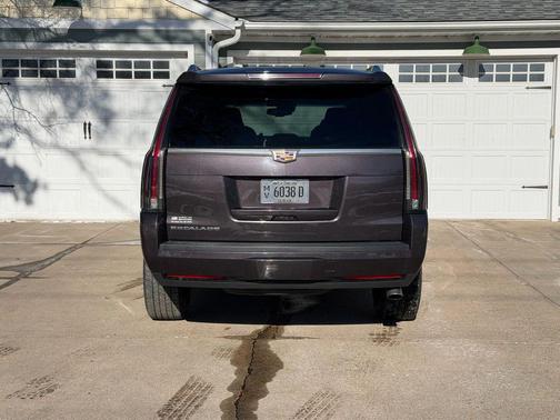 2015 Cadillac Escalade Luxury