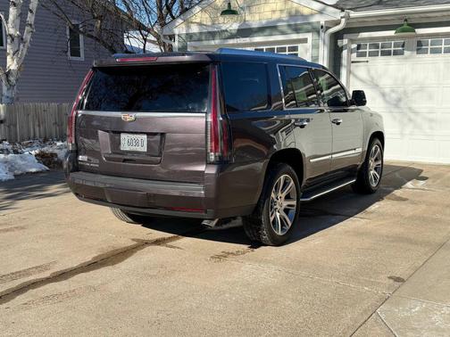 2015 Cadillac Escalade Luxury