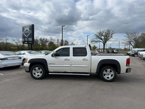 White 2011 GMC Sierra 1500 SLT
