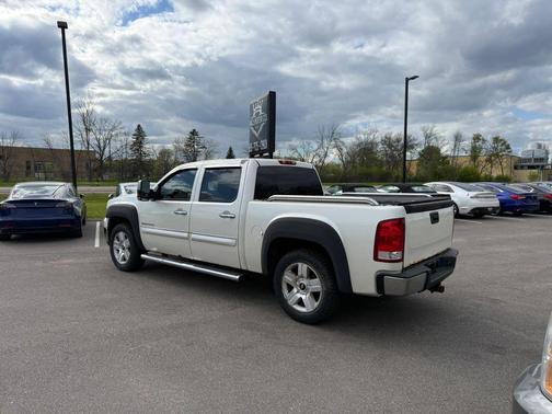 White 2011 GMC Sierra 1500 SLT