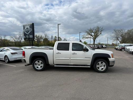 White 2011 GMC Sierra 1500 SLT