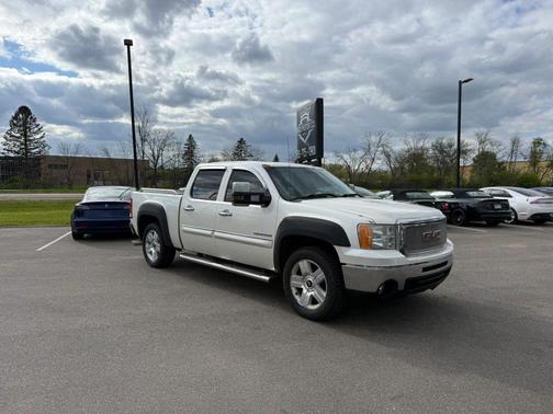 White 2011 GMC Sierra 1500 SLT
