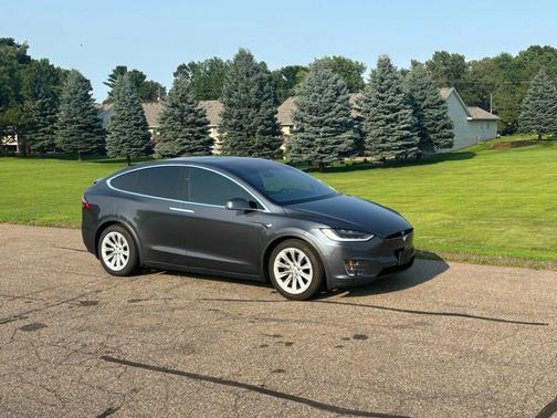 2017 Tesla Model X 90D