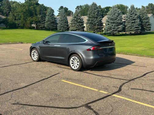 2017 Tesla Model X 90D