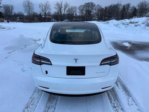 2022 Tesla Model 3 Long Range