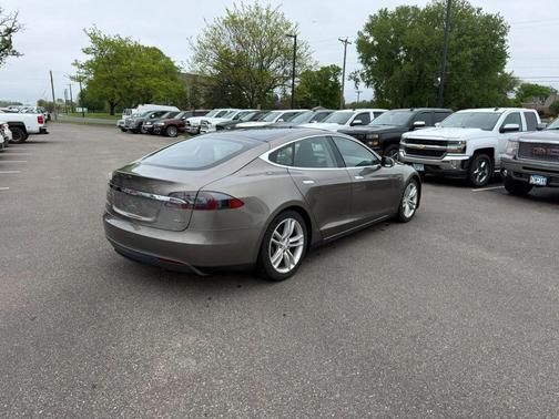 Gray 2015 Tesla Model S 70D