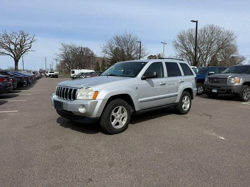 Silver 2005 Jeep Grand Cherokee Limited