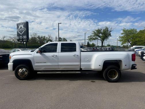 White 2018 GMC Sierra 3500 Denali