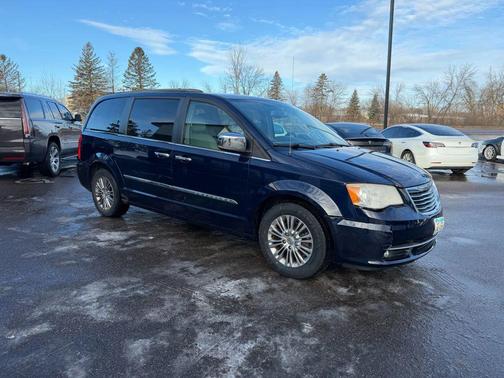 2013 Chrysler Town & Country Touring-L