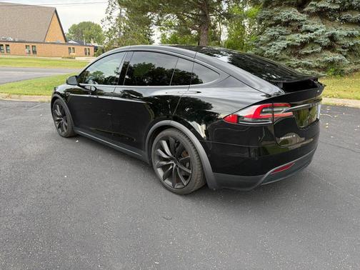 2016 Tesla Model X 75D Sport Utility 4D
