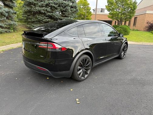2016 Tesla Model X 75D Sport Utility 4D
