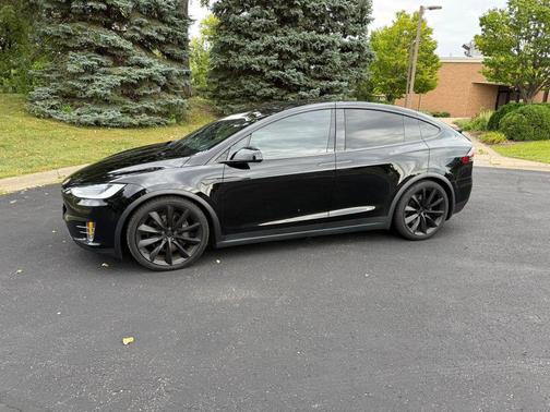 2016 Tesla Model X 75D Sport Utility 4D