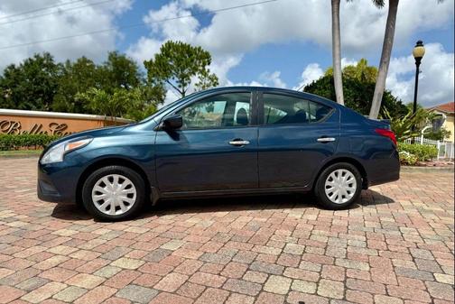 2016 Nissan Versa 1.6 SV