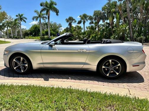 2015 Ford Mustang V6