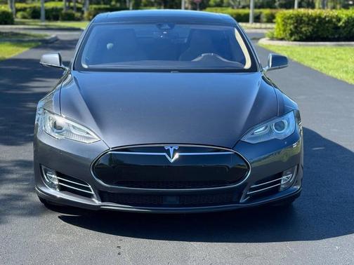 2015 Tesla Model S 85D