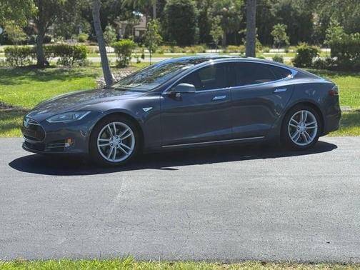 2015 Tesla Model S 85D