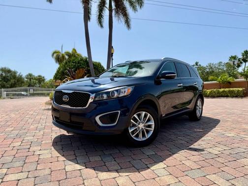 2016 Kia Sorento LX