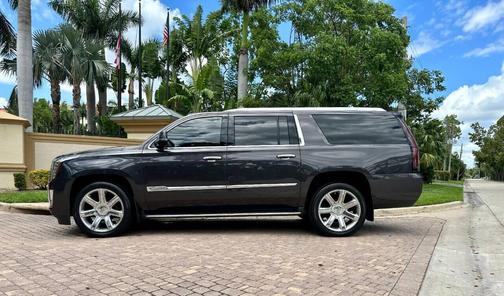 2016 Cadillac Escalade ESV Luxury