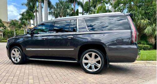 2016 Cadillac Escalade ESV Luxury