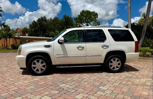 2008 Cadillac Escalade Base