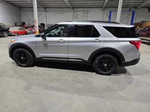 2020 Ford Explorer XLT AWD 4dr SUV