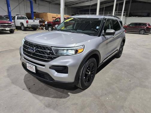 2020 Ford Explorer XLT AWD 4dr SUV
