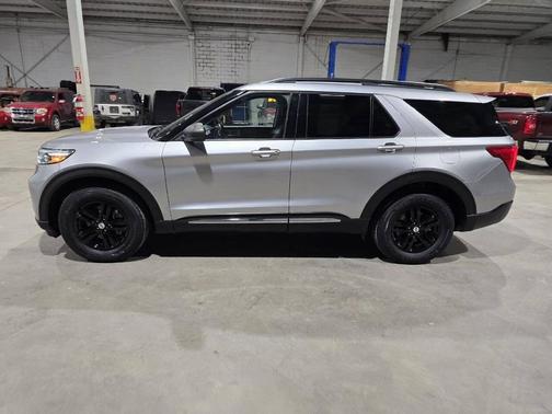 2020 Ford Explorer XLT AWD 4dr SUV