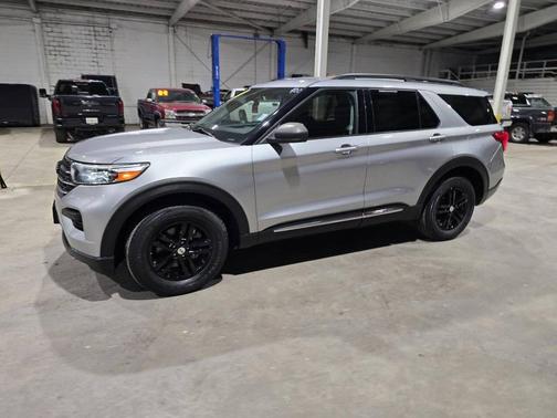 2020 Ford Explorer XLT AWD 4dr SUV