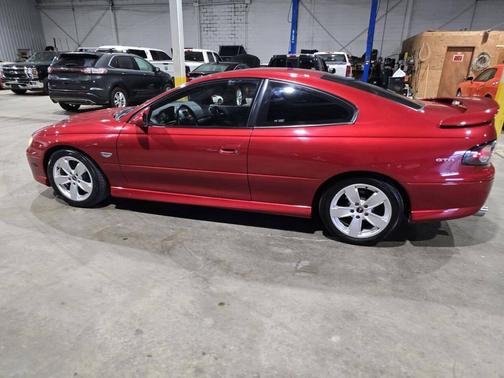 2006 Pontiac GTO Base 2dr Coupe