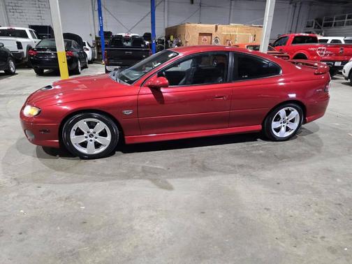 2006 Pontiac GTO Base 2dr Coupe
