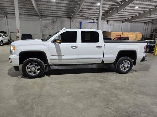 2016 GMC Sierra 2500 Denali
