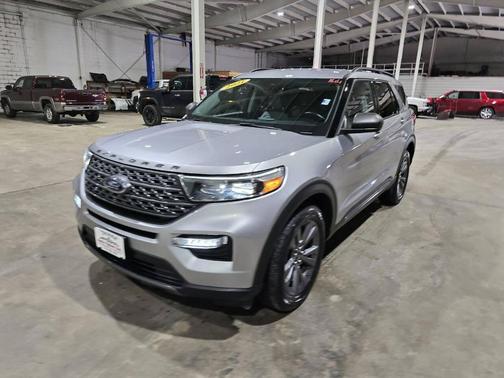 2021 Ford Explorer XLT AWD 4dr SUV