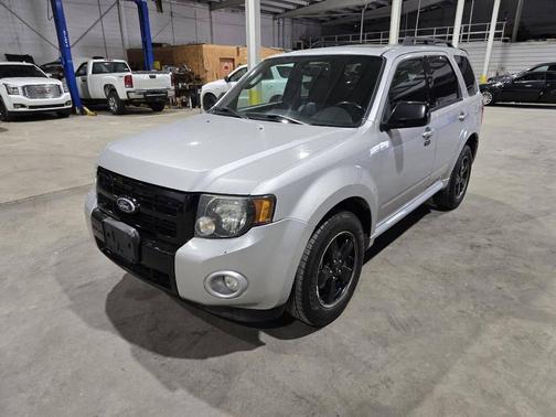 Brilliant Silver Clearcoat Metallic 2009 Ford Escape XLT