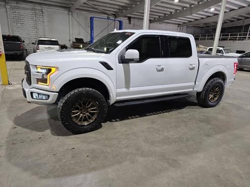 Oxford White 2020 Ford F-150 Raptor 4x4 4dr SuperCrew 5.5 ft. SB
