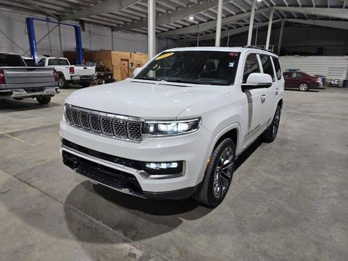 Bright White Clearcoat 2022 Jeep Grand Wagoneer Series III 4x4 4dr SUV
