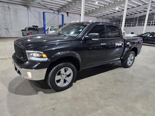 Brilliant Black Crystal Pearlcoat 2017 RAM 1500 Big Horn