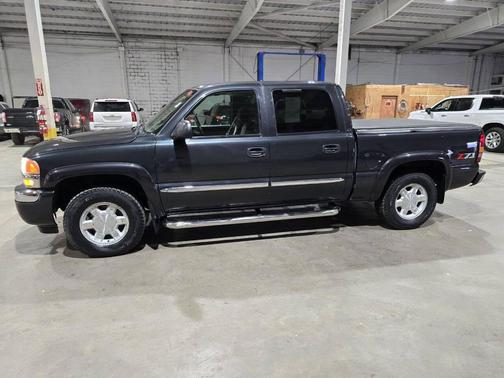 2005 GMC Sierra 1500 SLE Crew Cab