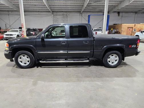 2005 GMC Sierra 1500 SLE Crew Cab