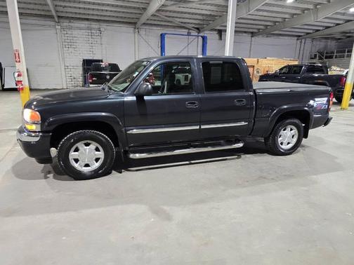2005 GMC Sierra 1500 SLE Crew Cab