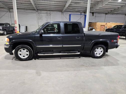 2005 GMC Sierra 1500 SLE Crew Cab