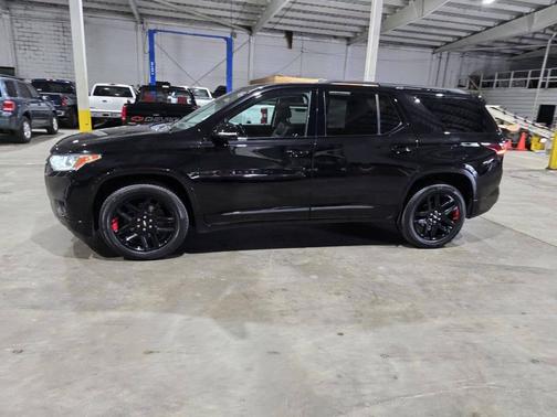 Mosaic Black Metallic 2019 Chevrolet Traverse Premier