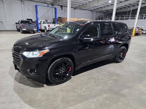 Mosaic Black Metallic 2019 Chevrolet Traverse Premier
